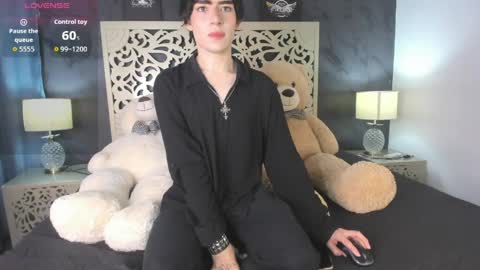 Snapshot of demon_foxx chatting on June 2026 12:11:01 PM online show from June 2026 12:11:01 PM