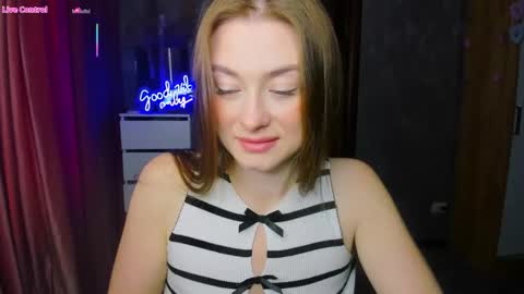 Sophie online show from September 2025 08:18:01 AM