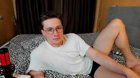 Deni online show from May 2026 08:02:02 PM