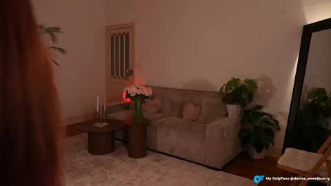 Denise online show from April 2026 04:01:01 PM