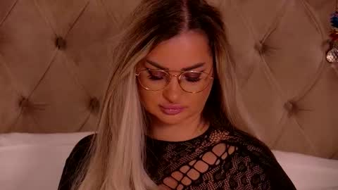 Snapshot of denisseperry chatting on February 2026 09:53:01 PM Ela online show from February 2026 09:53:01 PM