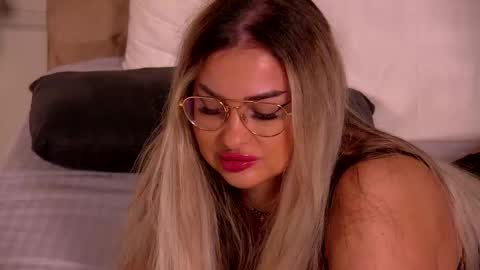 Snapshot of denisseperry chatting on February 2026 09:52:01 PM Ela online show from February 2026 09:52:01 PM