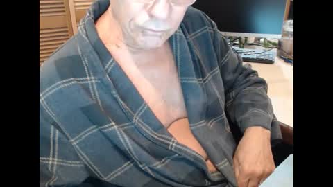 Snapshot of denn_jett chatting on December 2025 10:35:02 AM Den Jet online show from December 2025 10:35:02 AM