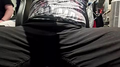 dennis210586 online show from May 2026 10:27:02 PM