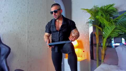 dennis_cox_ online show from February 2025 11:33:01 AM