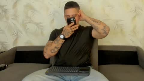 dennis munera online show from December 2024 11:00:01 AM