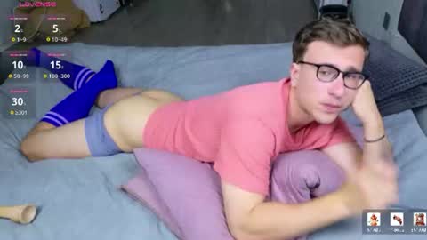 Dennis online show from June 2026 07:52:02 PM