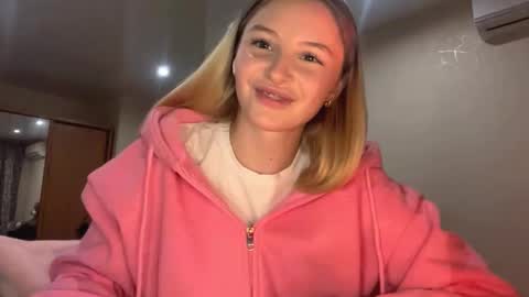 Vi  Victoria online show from October 2025 06:52:02 PM