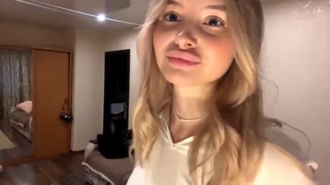 Vi  Victoria online show from October 2025 02:24:02 PM