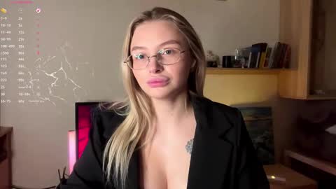 Vi  Victoria online show from November 2025 01:32:02 PM