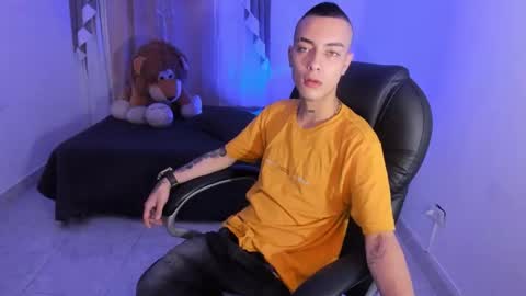 Snapshot of dereck_boyy_ chatting on February 2026 02:04:02 AM Dereck Boy online show from February 2026 02:04:02 AM