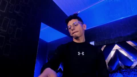 Dereck online show from March 2026 10:43:01 AM