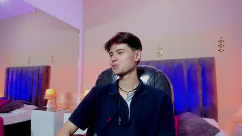 derek_sinn online show from March 2026 08:08:02 PM