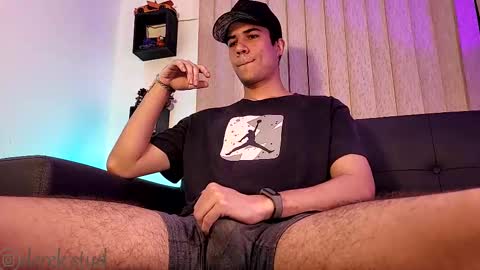 Derek independent model  online show from October 2025 05:50:01 AM