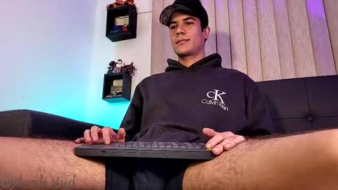 Derek independent model  online show from October 2025 04:33:01 AM