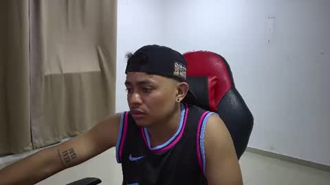 Snapshot of derekblaze chatting on August 2026 02:55:02 AM Derek online show from August 2026 02:55:02 AM