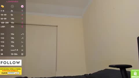 Derekcb online show from October 2025 12:55:01 AM