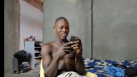 Snapshot of derekward01 chatting on December 2025 10:16:02 PM DerekWard online show from December 2025 10:16:02 PM