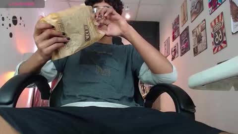 Snapshot of deren_ chatting on December 2025 04:34:02 PM DEREN online show from December 2025 04:34:02 PM