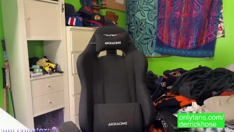 Derrick Hose online show from March 2025 03:13:02 AM