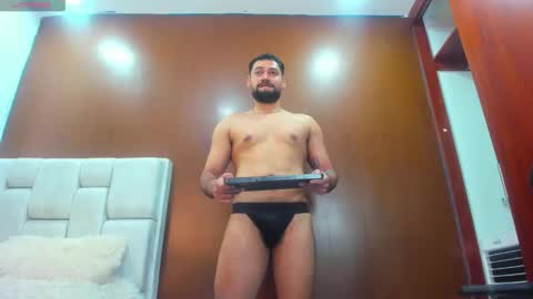 DerryBigger CM online show from February 2026 08:20:01 PM