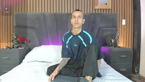 Snapshot of derrymeyers chatting on November 2025 04:14:02 AM derrymeyers online show from November 2025 04:14:02 AM