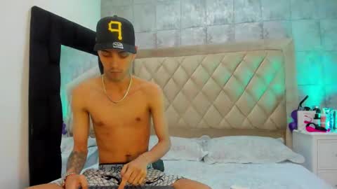 Snapshot of derrymeyers chatting on December 2025 01:21:02 AM derrymeyers online show from December 2025 01:21:02 AM