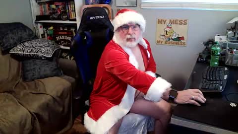 Snapshot of desertknight56 chatting on January 2025 05:48:01 PM D K online show from January 2025 05:48:01 PM