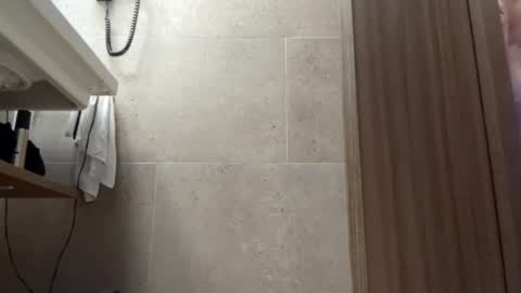 Snapshot of designerskier chatting on January 2025 10:58:02 AM designerskier online show from January 2025 10:58:02 AM