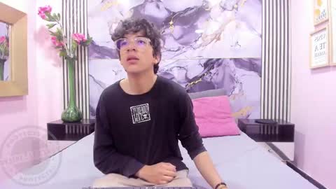 Snapshot of desire_ecstasy chatting on October 2025 01:10:01 PM desire_ecstasy online show from October 2025 01:10:01 PM