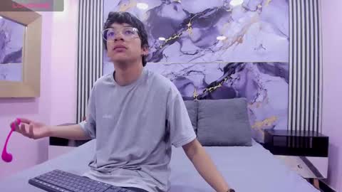 Snapshot of desire_ecstasy chatting on October 2025 01:33:02 PM desire_ecstasy online show from October 2025 01:33:02 PM