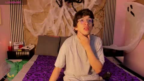 Snapshot of desire_ecstasy chatting on November 2025 01:24:03 PM desire_ecstasy online show from November 2025 01:24:03 PM