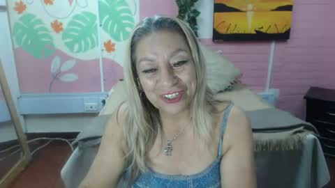 Snapshot of desire_latin chatting on June 2026 04:28:01 PM VALERIA online show from June 2026 04:28:01 PM