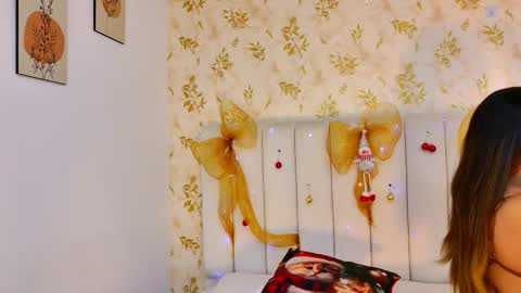 Snapshot of desire_sara chatting on December 2025 12:21:01 PM Sara Desire online show from December 2025 12:21:01 PM