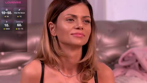 Snapshot of desiredmia_ chatting on January 2026 06:29:02 AM Mia online show from January 2026 06:29:02 AM