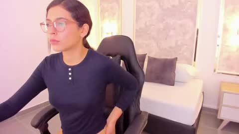 Snapshot of desireee_ chatting on September 2025 12:28:02 PM desire online show from September 2025 12:28:02 PM