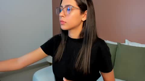 Snapshot of desireee_ chatting on September 2025 12:07:01 PM desire online show from September 2025 12:07:01 PM