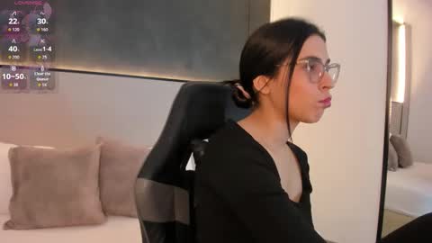 Snapshot of desireee_ chatting on December 2025 07:21:02 PM desire online show from December 2025 07:21:02 PM