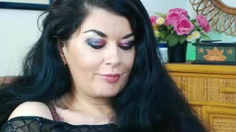 Snapshot of desirehellen chatting on February 2025 02:19:02 AM HellenMoon online show from February 2025 02:19:02 AM