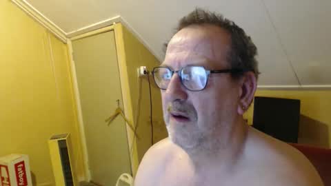 Snapshot of destelp chatting on February 2026 11:08:02 PM destelp online show from February 2026 11:08:02 PM