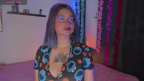 Snapshot of destiny14_ chatting on November 2025 12:54:02 AM Dani online show from November 2025 12:54:02 AM