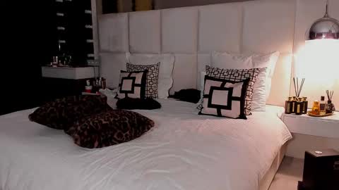 Snapshot of devil_bby chatting on November 2025 07:56:01 AM Devil bb online show from November 2025 07:56:01 AM