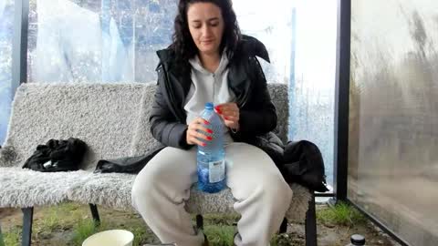 Anna online show from November 2025 10:26:02 AM