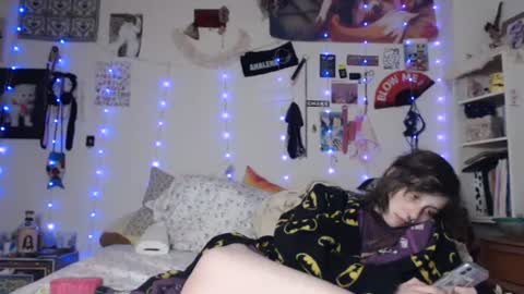 Snapshot of devilg1rl chatting on January 2025 04:36:01 AM poutyangel online show from January 2025 04:36:01 AM