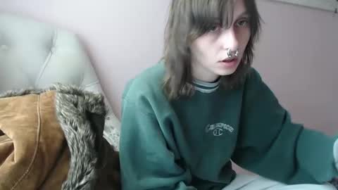 Snapshot of devilg1rl chatting on September 2025 09:53:01 PM poutyangel online show from September 2025 09:53:01 PM