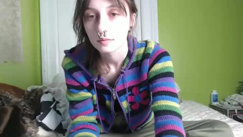 Snapshot of devilg1rl chatting on October 2025 01:06:02 AM poutyangel online show from October 2025 01:06:02 AM