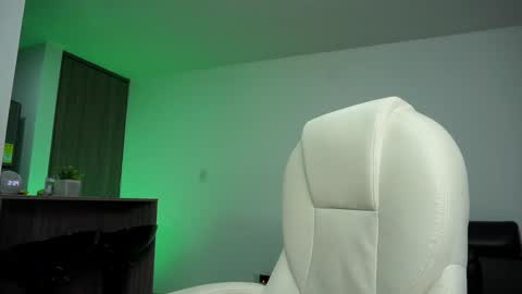 Devin Hunter online show from December 2024 07:28:02 PM