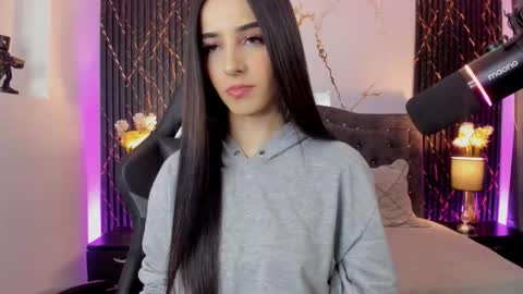 Snapshot of devlin_violet__ chatting on November 2025 09:24:01 PM PaulaInsta paulacastellanos 1Pvt open online show from November 2025 09:24:01 PM