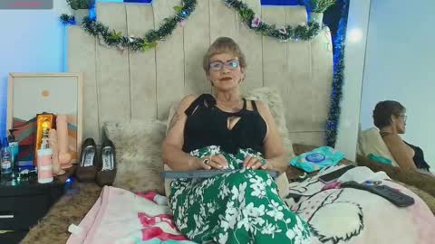 Devora online show from November 2025 02:43:02 AM