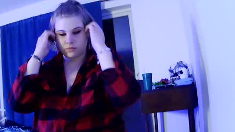 Snapshot of devykitten2018 chatting on April 2026 03:10:01 AM devykitten online show from April 2026 03:10:01 AM